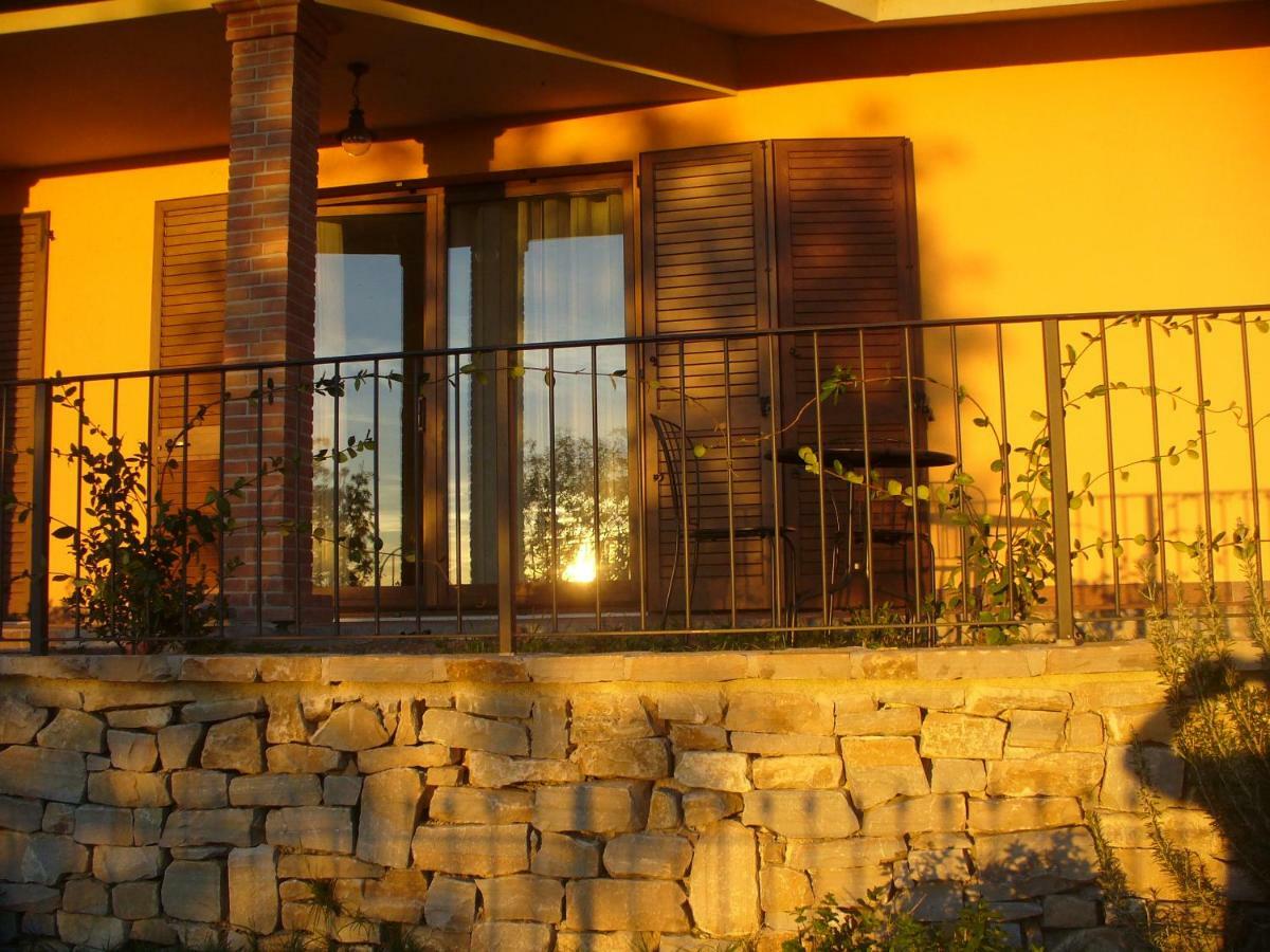 Il Risveglio Dei Sensi Villa Fossato di Vico Exterior photo